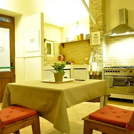 Bed And Breakfast Piazza Mercato-3